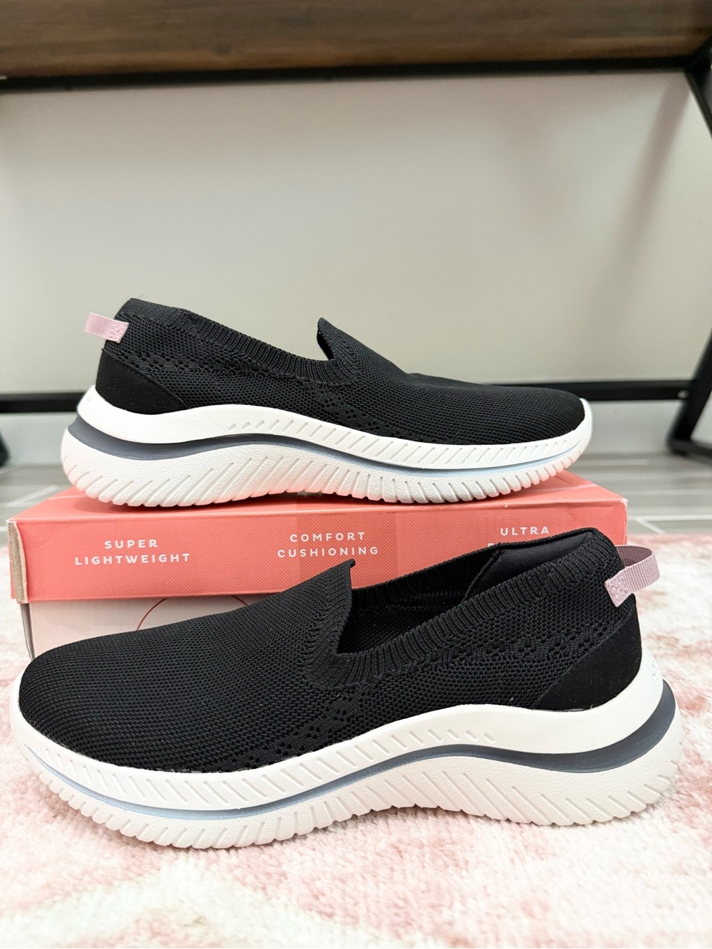 Easy Spirit Women's Black Golda 2 Slip On Casual Shoes Black size 8